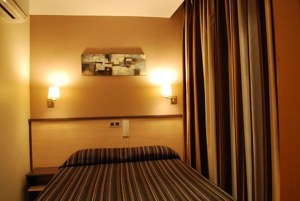 Hostal Las Flores Ramblas 巴塞罗那 外观 照片