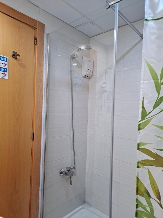 Hostal Las Flores Ramblas 巴塞罗那 外观 照片
