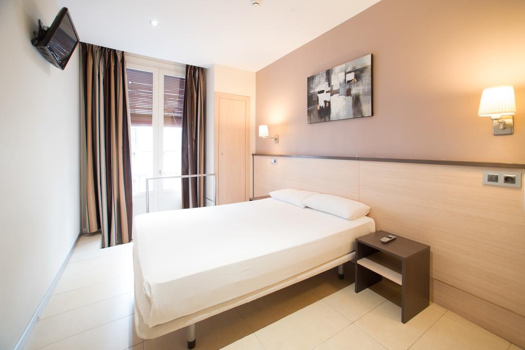 Hostal Las Flores Ramblas 巴塞罗那 外观 照片