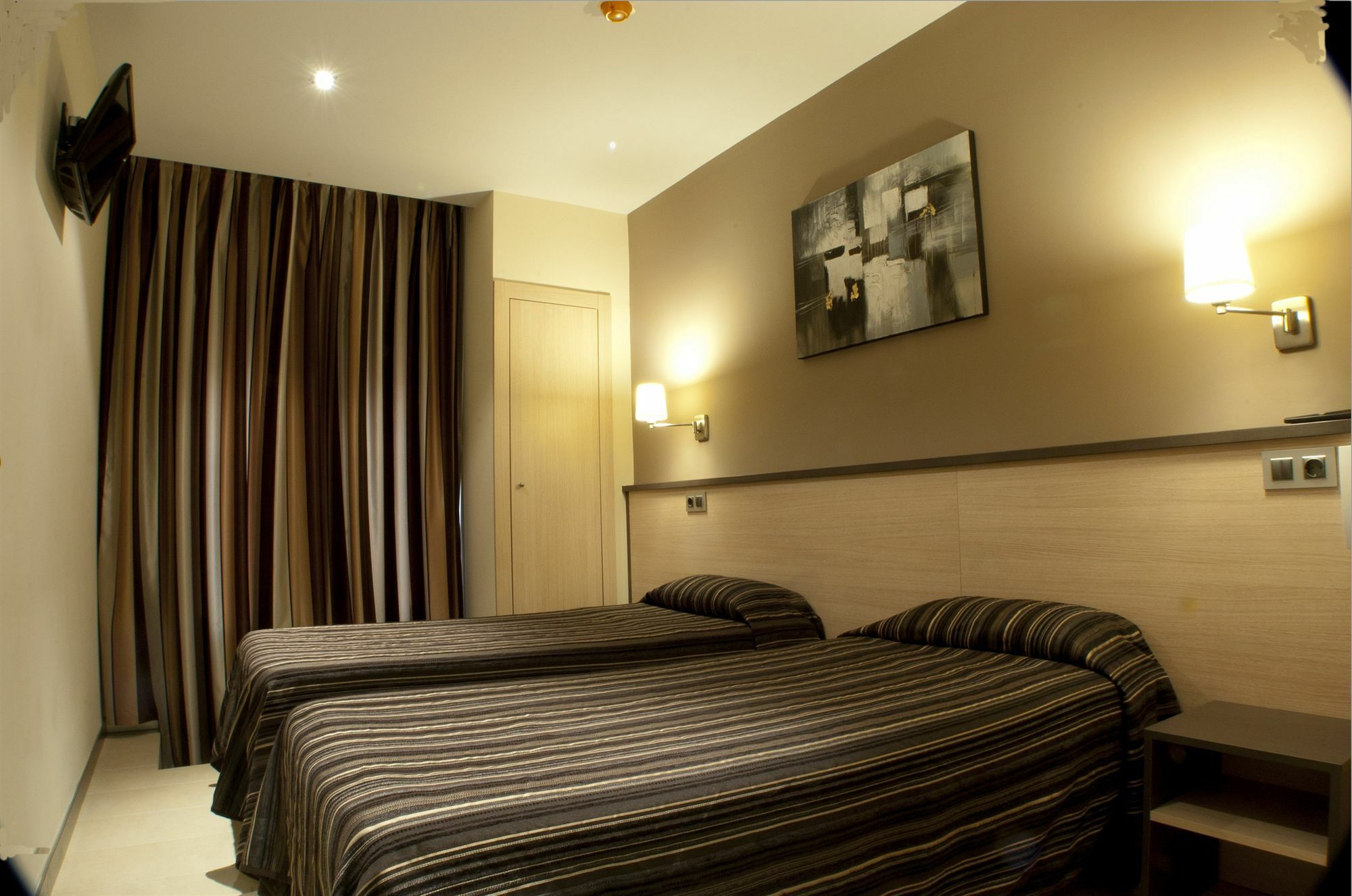 Hostal Las Flores Ramblas 巴塞罗那 外观 照片